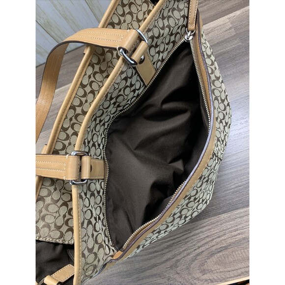 Coach Signature Voyager F13813 MSRP $398 Missing XBody Strap and Diaper Pad - Picture 7 of 12